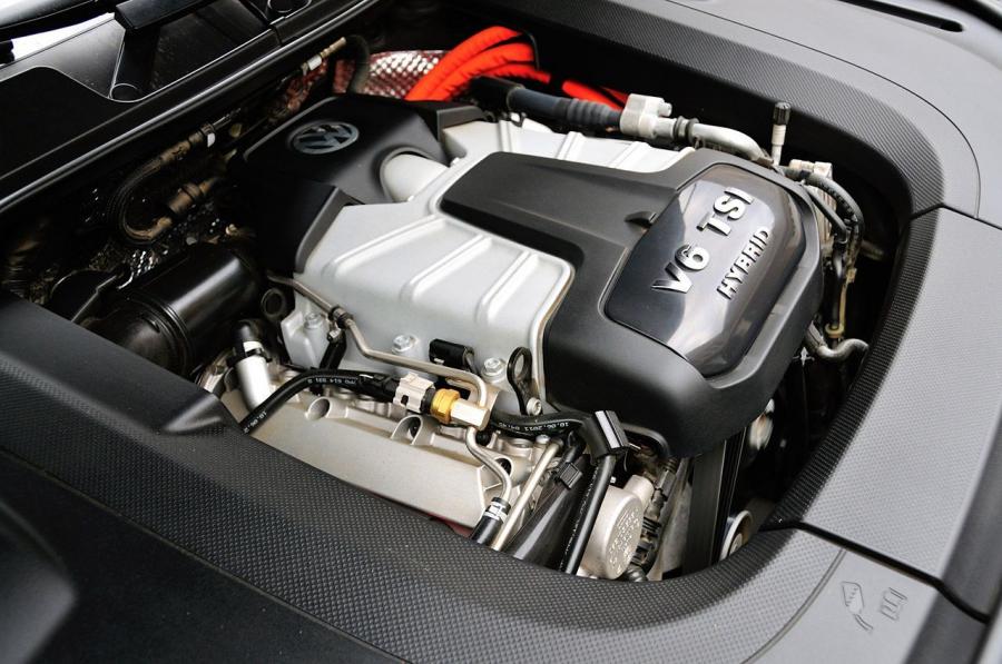  Volkswagen Touareg Hybrid 2012 года  (фото 39 из 42)